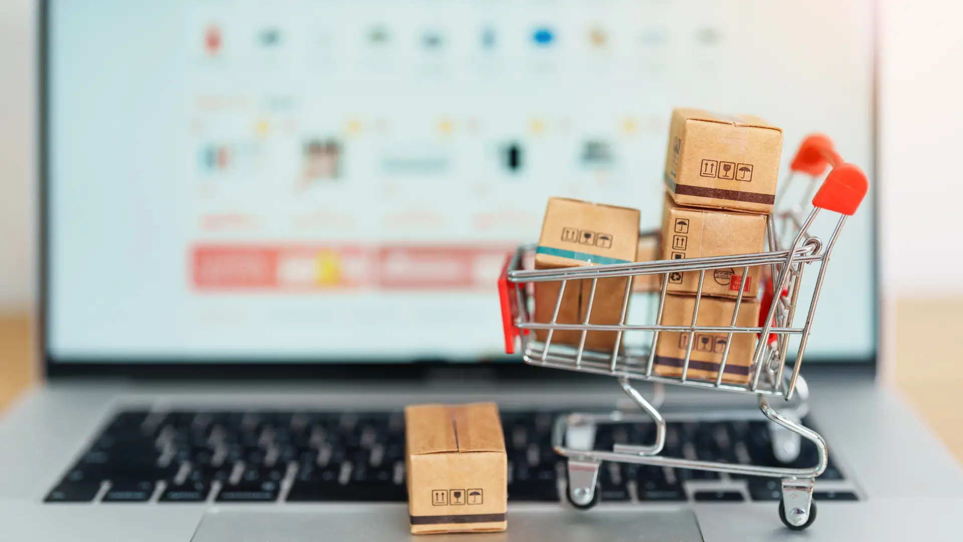 How E-Commerce Retailers Can Expand with Dropshipping Using TopDawg
